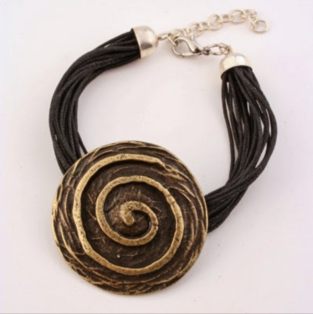Brass swirl bracelet